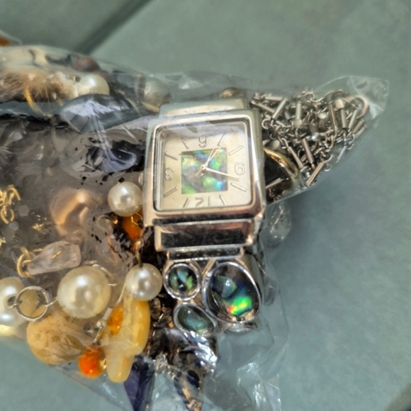 Mystery Craft Jewellry Bag - Picture 14 of 16